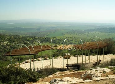מטיילים עם רותי  בט"ו בשבט - טיול משפחות בגליל התחתון
