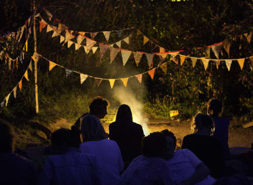Live Music at a Campfire Club - Jeff Warner