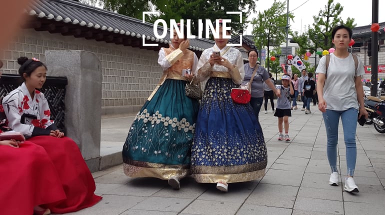 מעקבים לנעלי ספורט: הצצה אל עולמן המרתק של נשות קוריאה