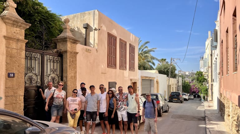 החצר האחורית של יפו: הסיפור מאחורי שכונת עג׳מי