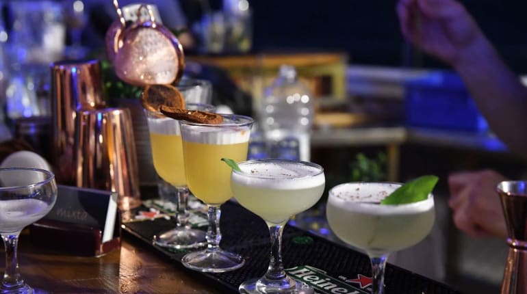 הופעה בערב קוקטיילים פתוח 