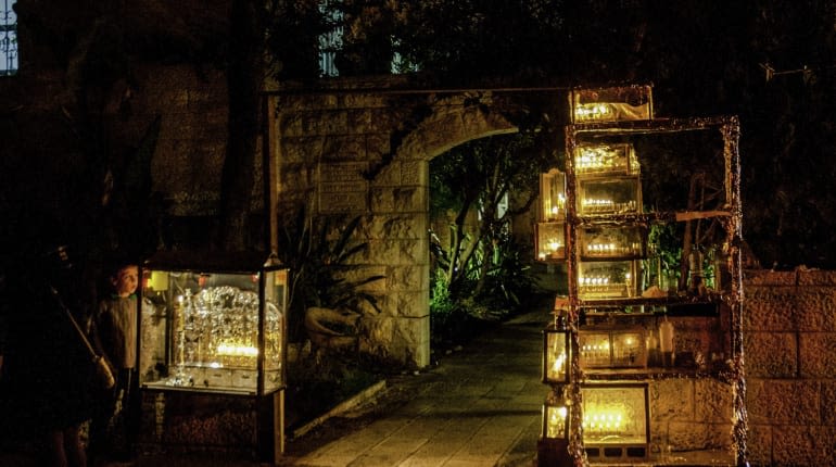 חג האורות לכל המשפחה: סיור חנוכיות, אירוח וכתבי חידה