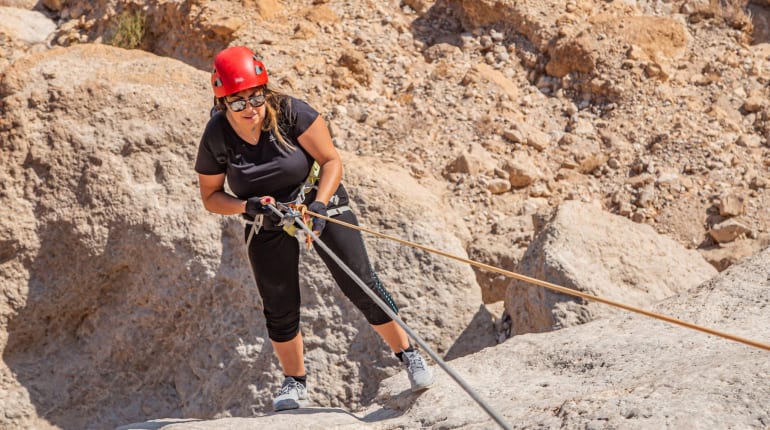 טיול סנפלינג בנחל טור תחתון - מדבר יהודה