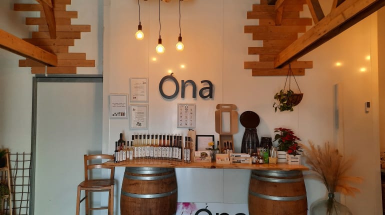 סיור חוויתי וסדנאות ביקב "ONA" בקיבוץ רמת רחל