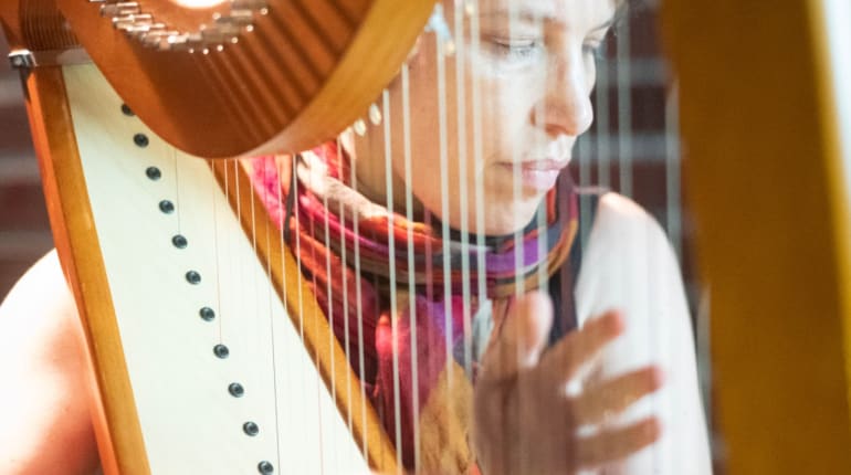 'מסמרים ושמלות'- סיור יוצרות בלב הפועם של יפו 
