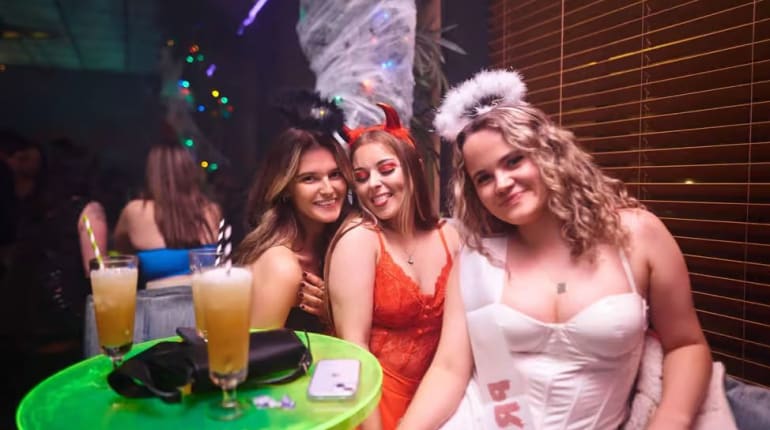 Halloween Pub Crawl London