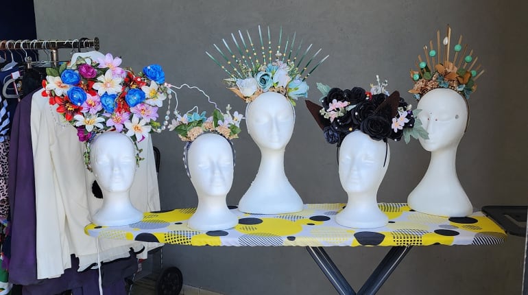 סדנת עיצוב פריטי ראש לפורים - אמא ובת