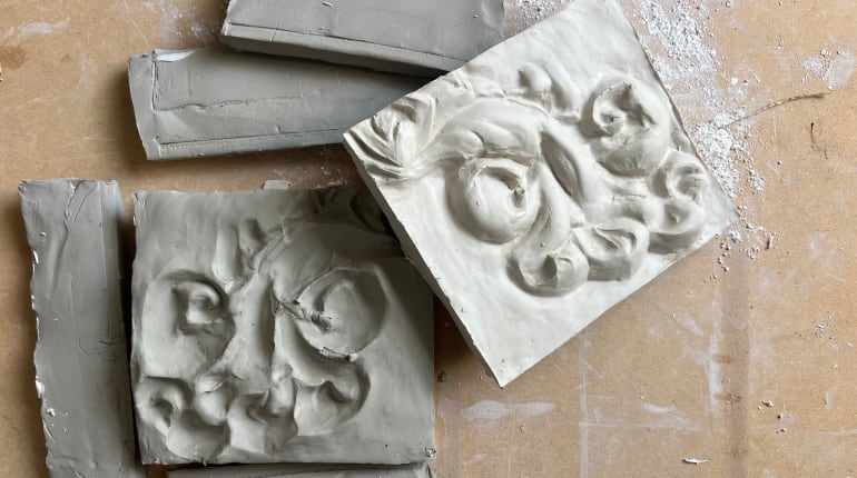 סדנת פיסול תבליט