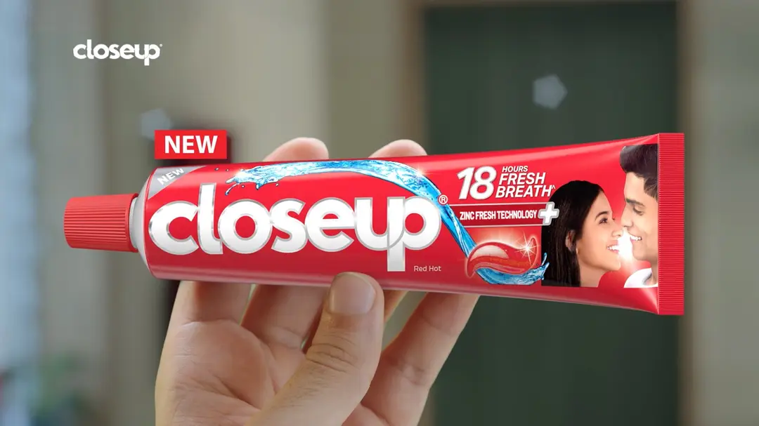 Closeup Toothpaste | Long lasting 18 Hours Of Fresh Breath & White Teeth - 17g - extra image