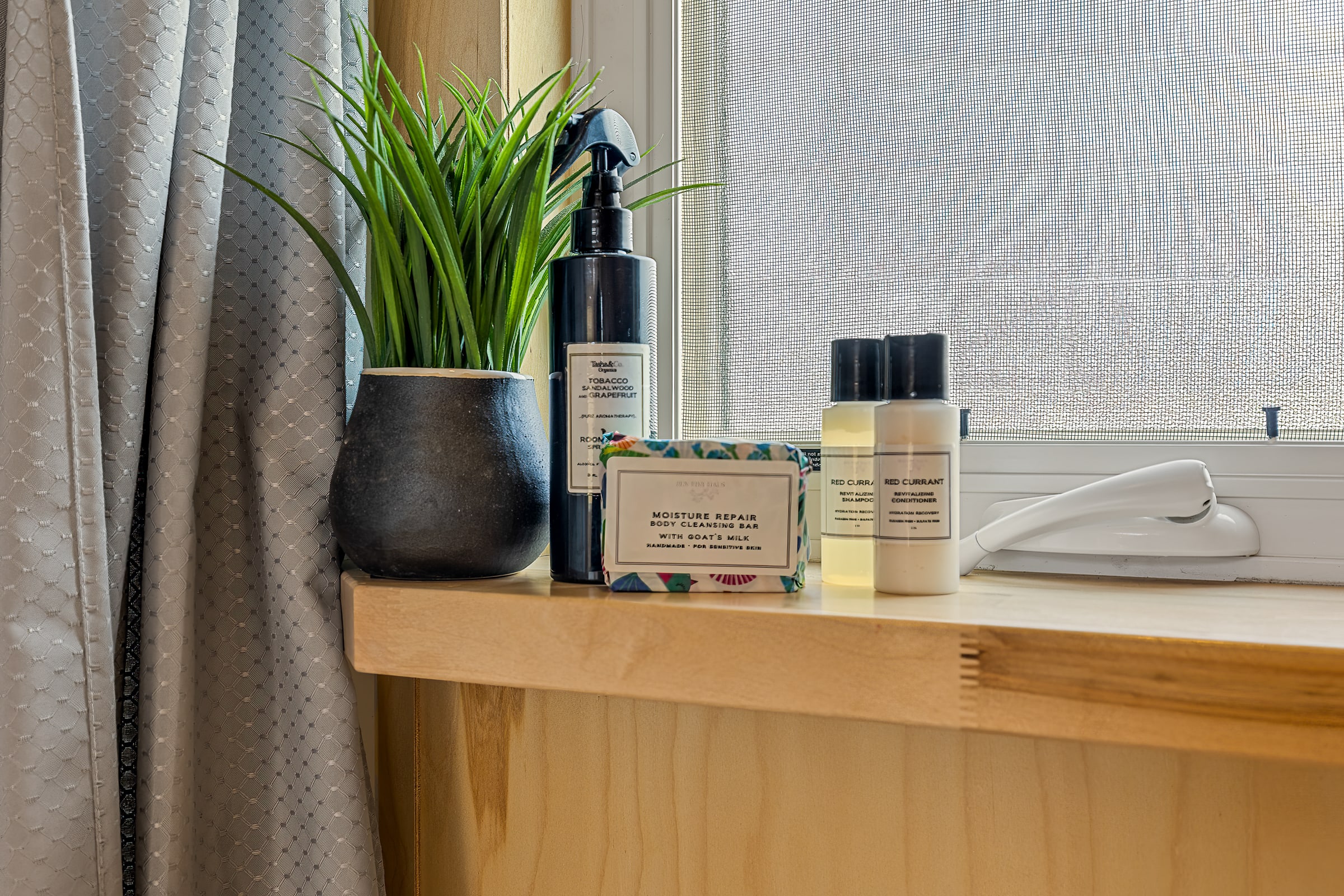 Bathroom hygiene amenities