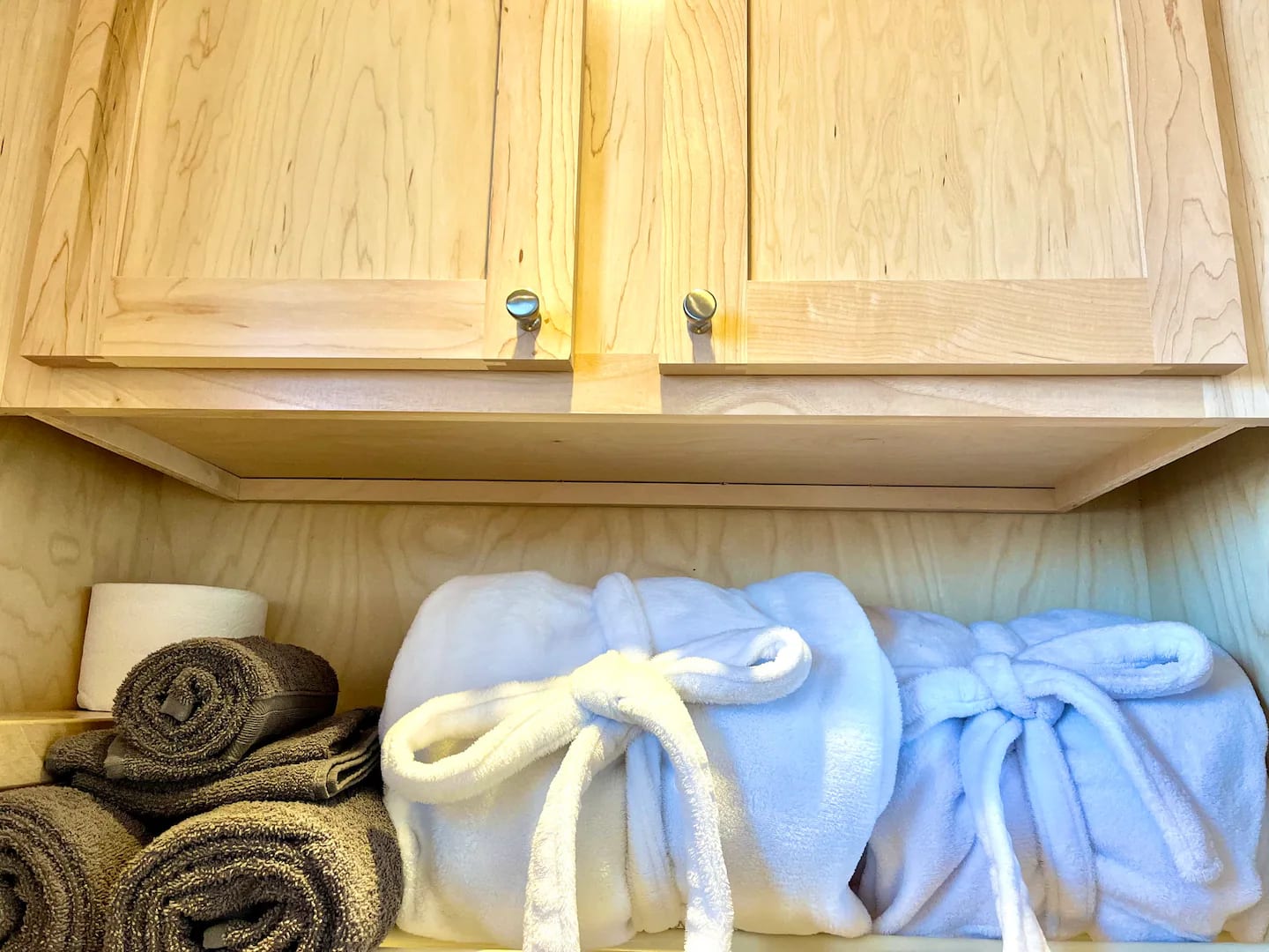 Luxury bathrobes provided