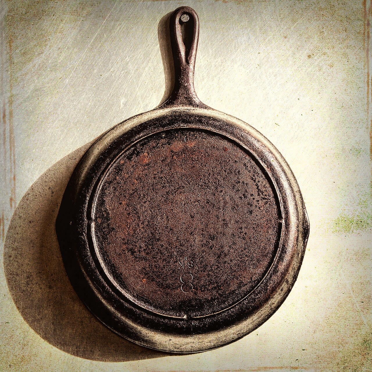 Lodge cast iron skillet