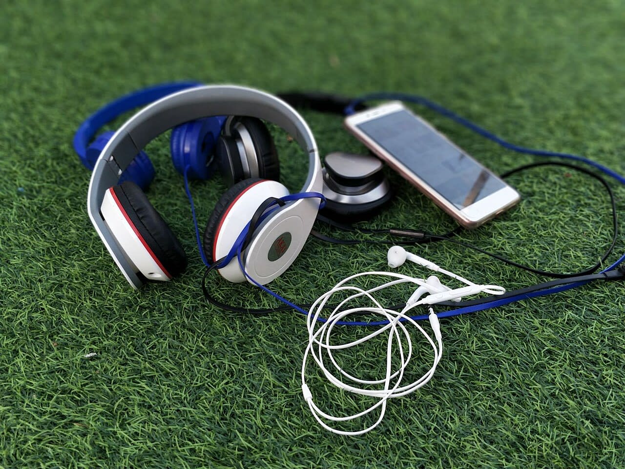 Comparison of Sony XM5 and Bose QC Ultra