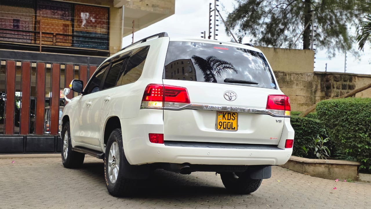 Toyota Land Cruiser V8