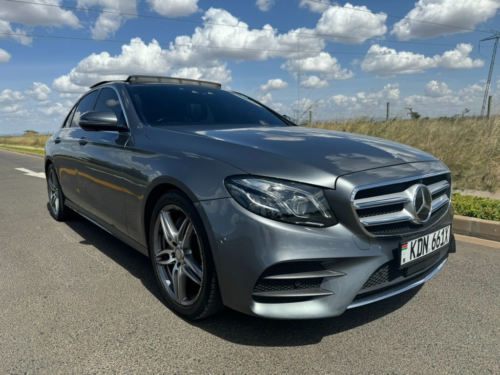 Mercedes-Benz E-Class image 1