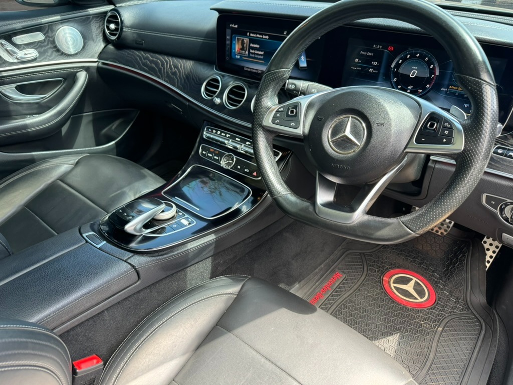 Mercedes-Benz E-Class image 2