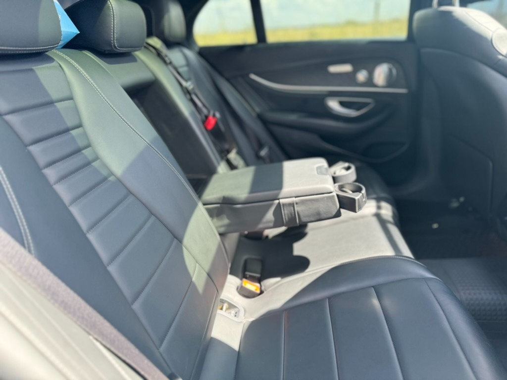 Mercedes-Benz E-Class image 5