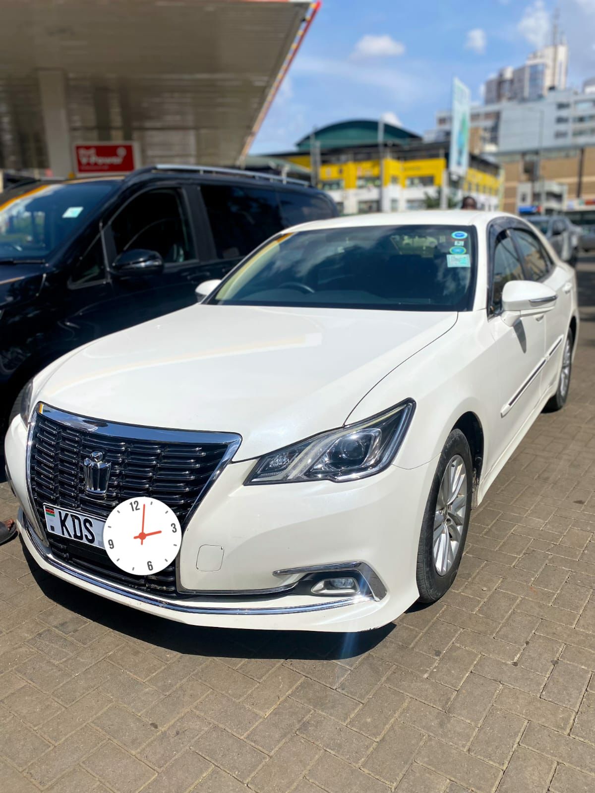 Toyota Crown image 1