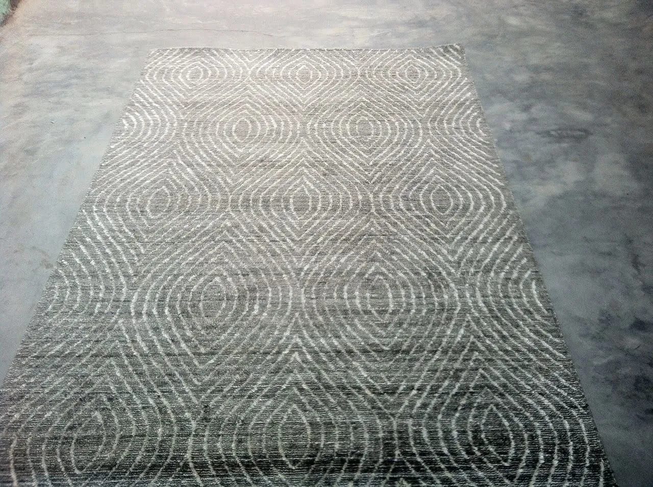 Loom knotted  thumbnail 2