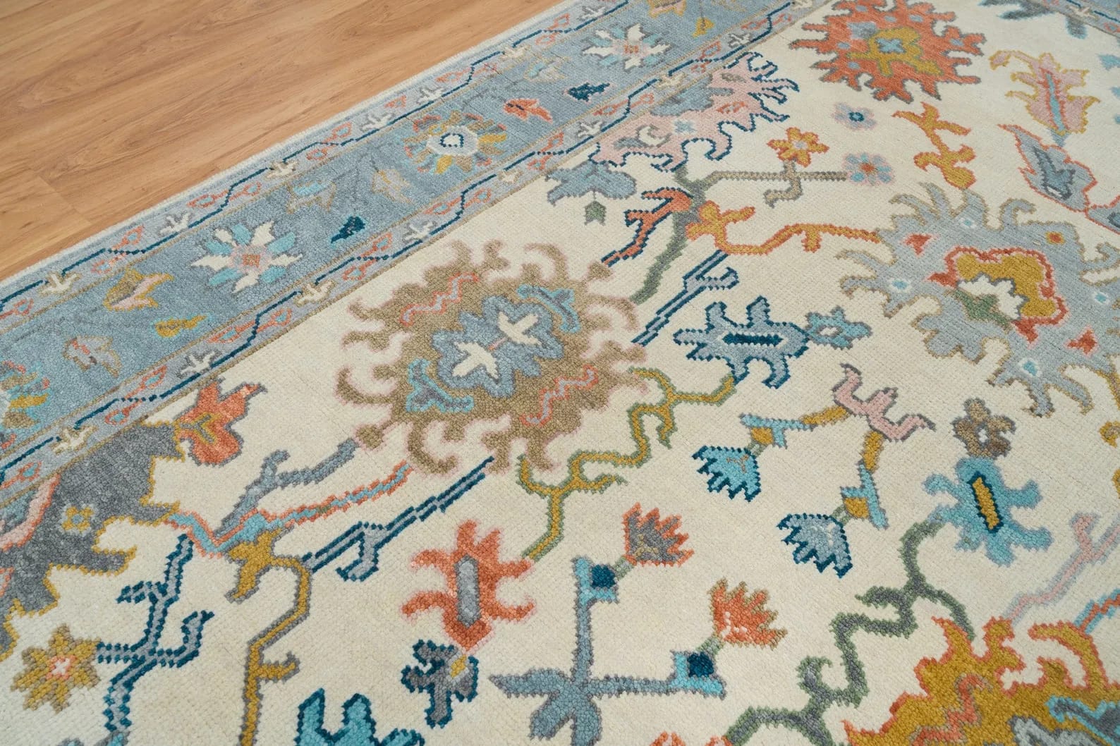 Handknotted Traditional Ivory and Blue Area Rug with Floral Medallion Design and Fringe Edges thumbnail 5