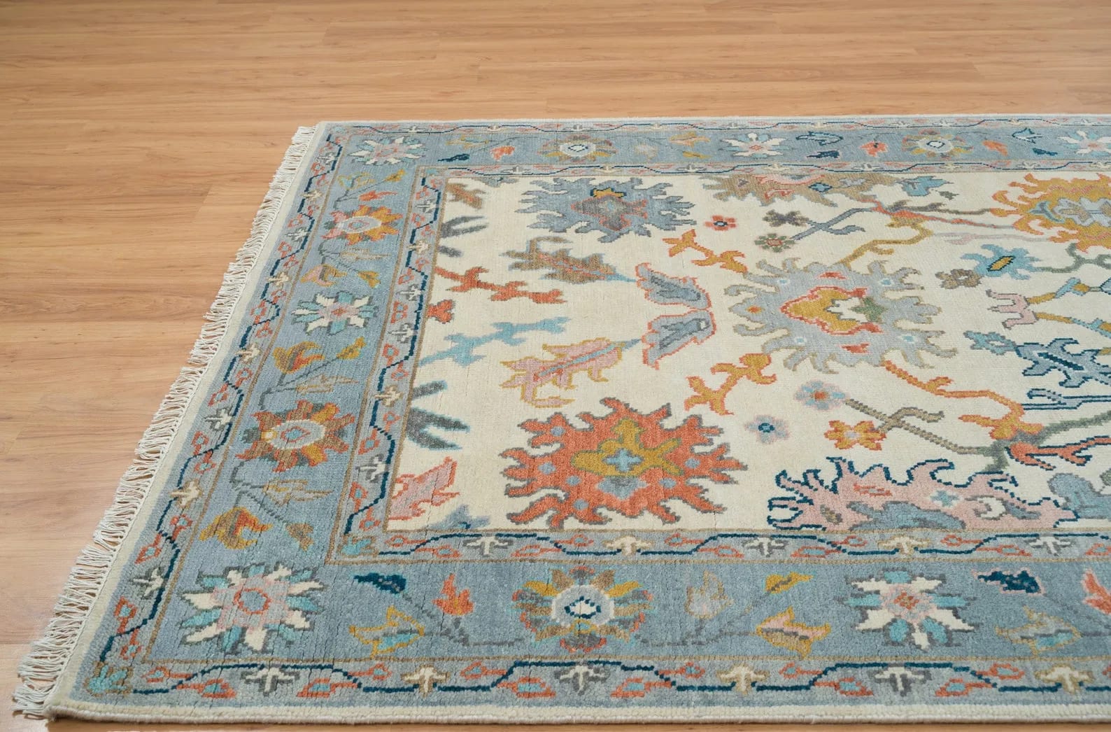 Handknotted Traditional Ivory and Blue Area Rug with Floral Medallion Design and Fringe Edges thumbnail 7