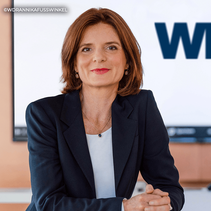 Dr.  Katrin  Vernau