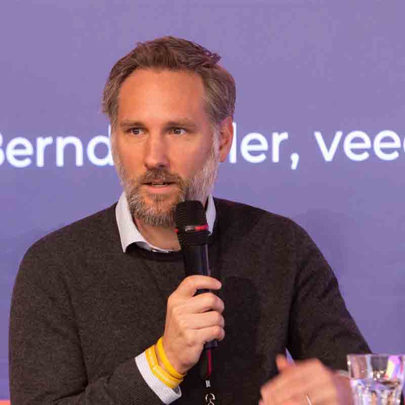 riefler_bernd_800x800.jpg