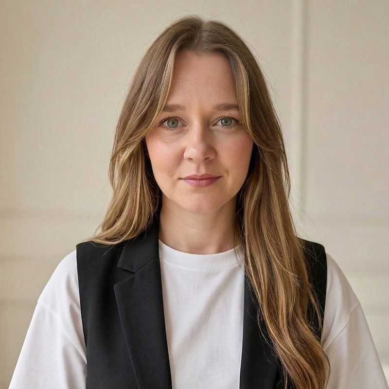 Solbach_Denise_800x800.jpg