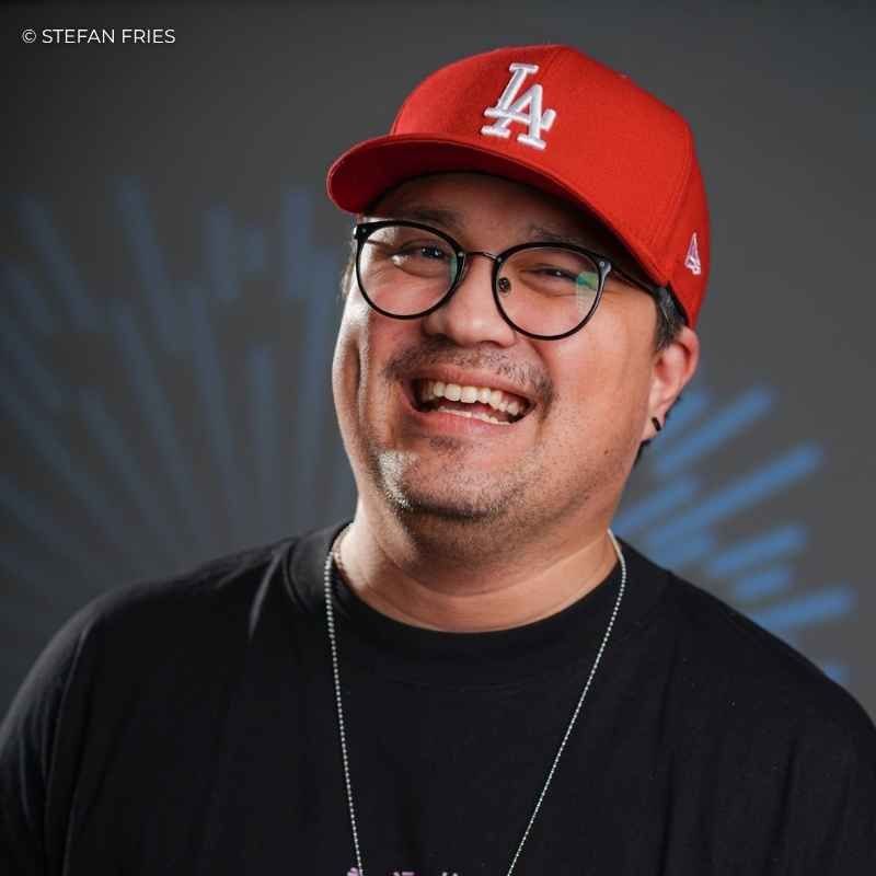 Vincent  Lee