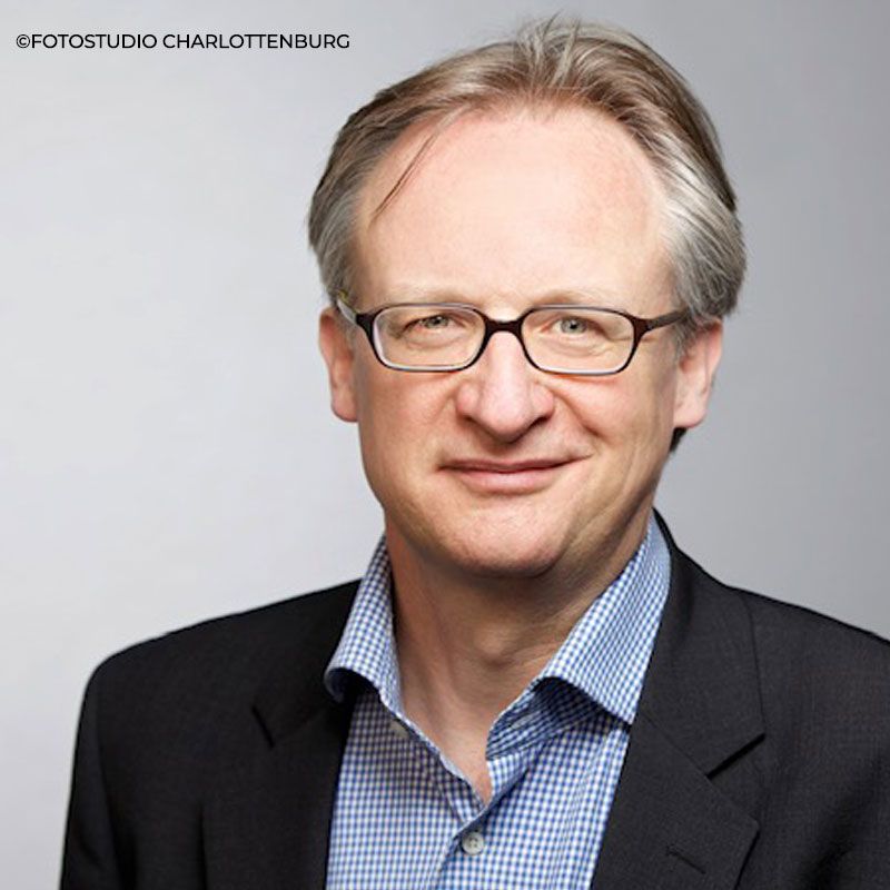 Lucke_von_Albrecht_c_Fotostudio_Charlottenburg_800x800.jpg