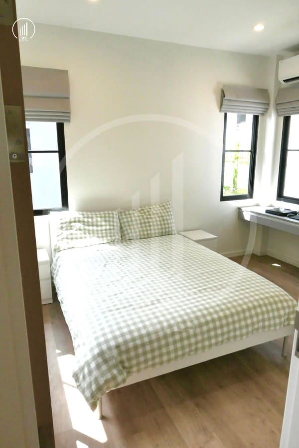 Image of Crown Estate - HRKK3122