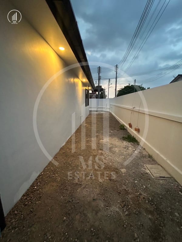 Main image of Sin Suk thani - HSTL2150