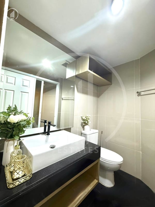 Image of The View Condominium - CRMP2841