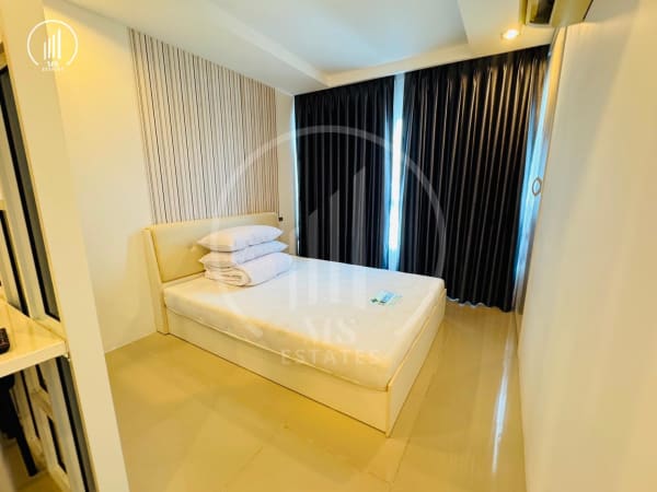 Main image of  The Royal Place - CSMP2345