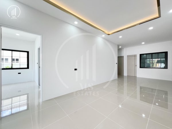 Image of Single-Story Semi-Detached House for Sale - HSCL2714