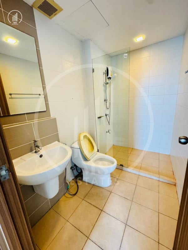 Main image of  The Royal Place - CSMP2345