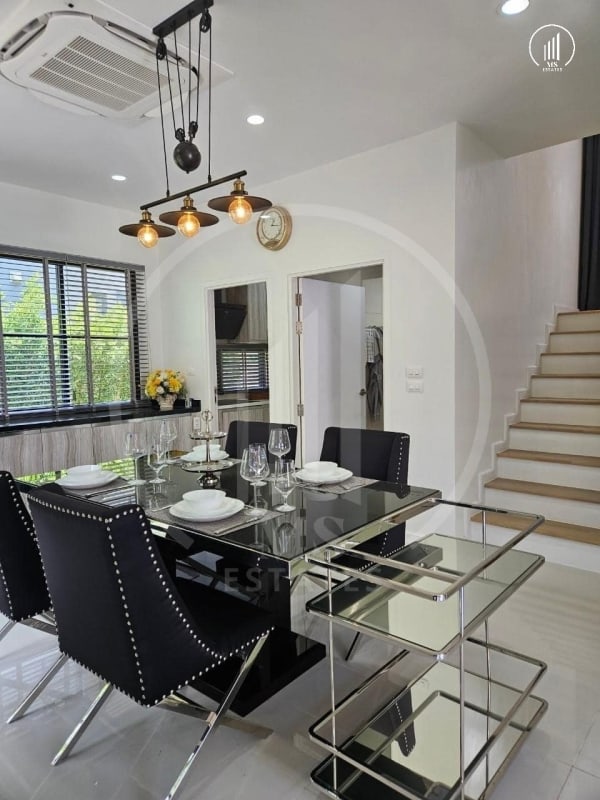 Image of Crown Estate - HSKK1533