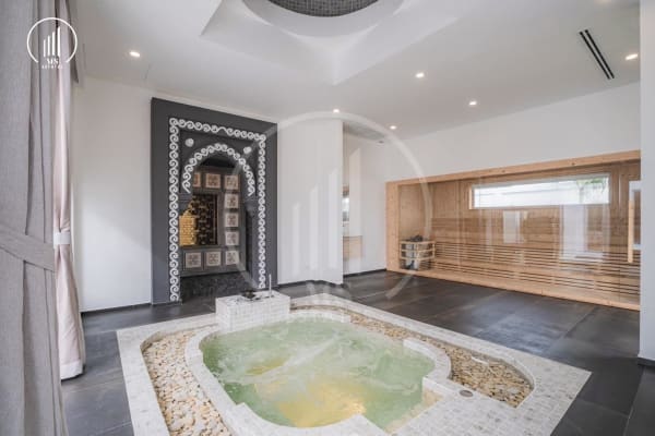 Main image of Luxury Pool Villa for Rent - VRRW2213