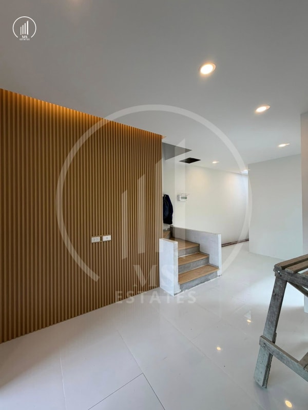 Image of Maneekram , Chalong - HSCL3131