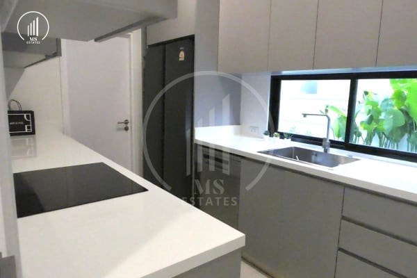 Image of Crown Estate - HRKK3122