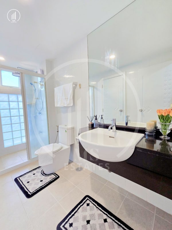 Image of The Royal Place Condominium - CSMP2855