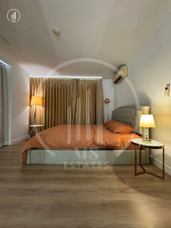 Image of D Condo Creek - CRKT3152