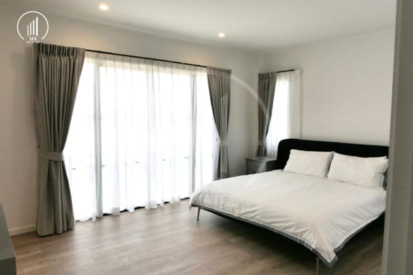 Image of Crown Estate - HRKK3122