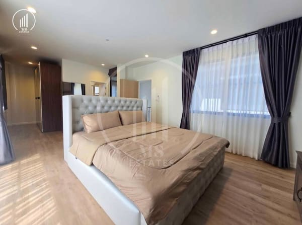 Main image of Crow Estate  - HRKK2188