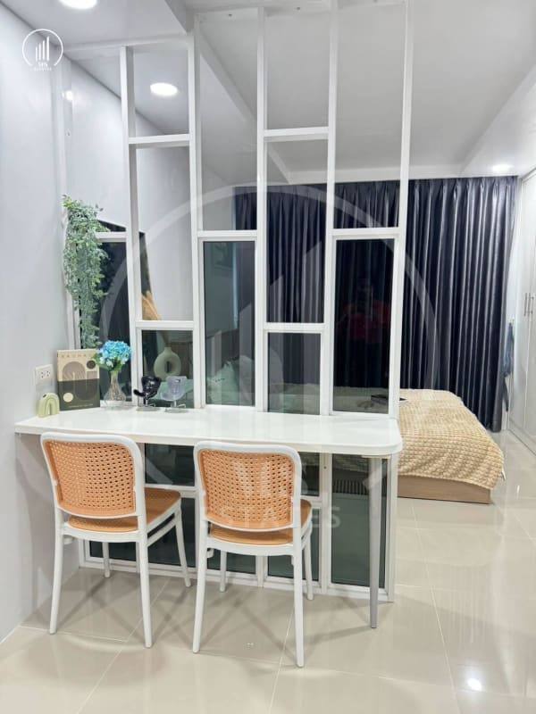 Image of The Royal Place Condominium - CRMP2929