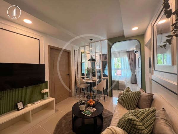 Main image of Royal Place Condominium - CSMP2250