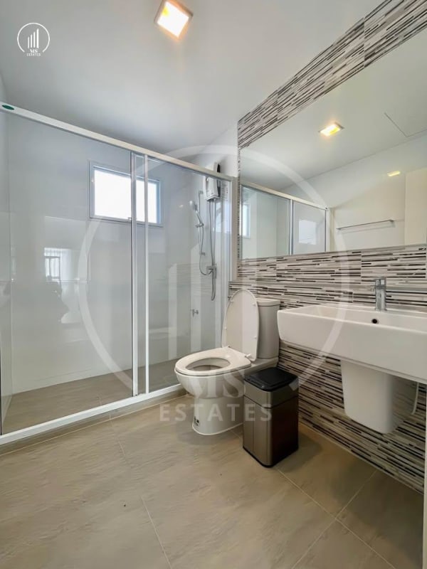 Main image of 88 Land & Houses - HRKK2004