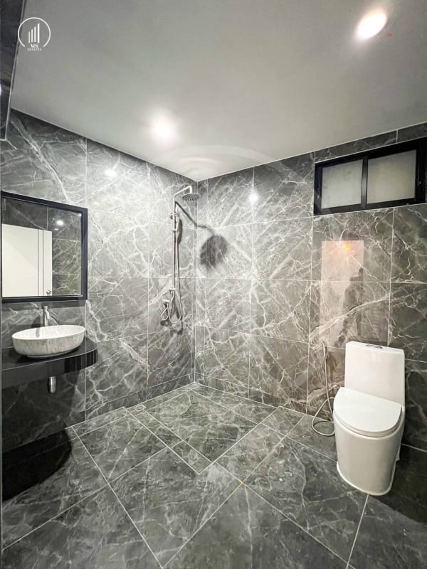 Image of House in town - HSMP1802