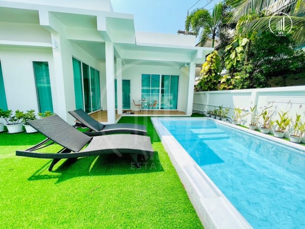 Image of White Modern Pool Villain Kamala - VRKM1381