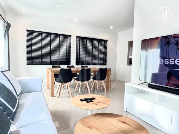 Main image of Anasiri Pa Khlok - HRPK1522